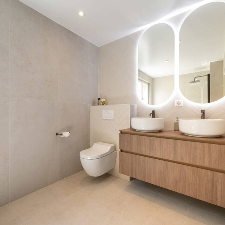 Renovation and Interior Design of a modern bathroom in Nyon